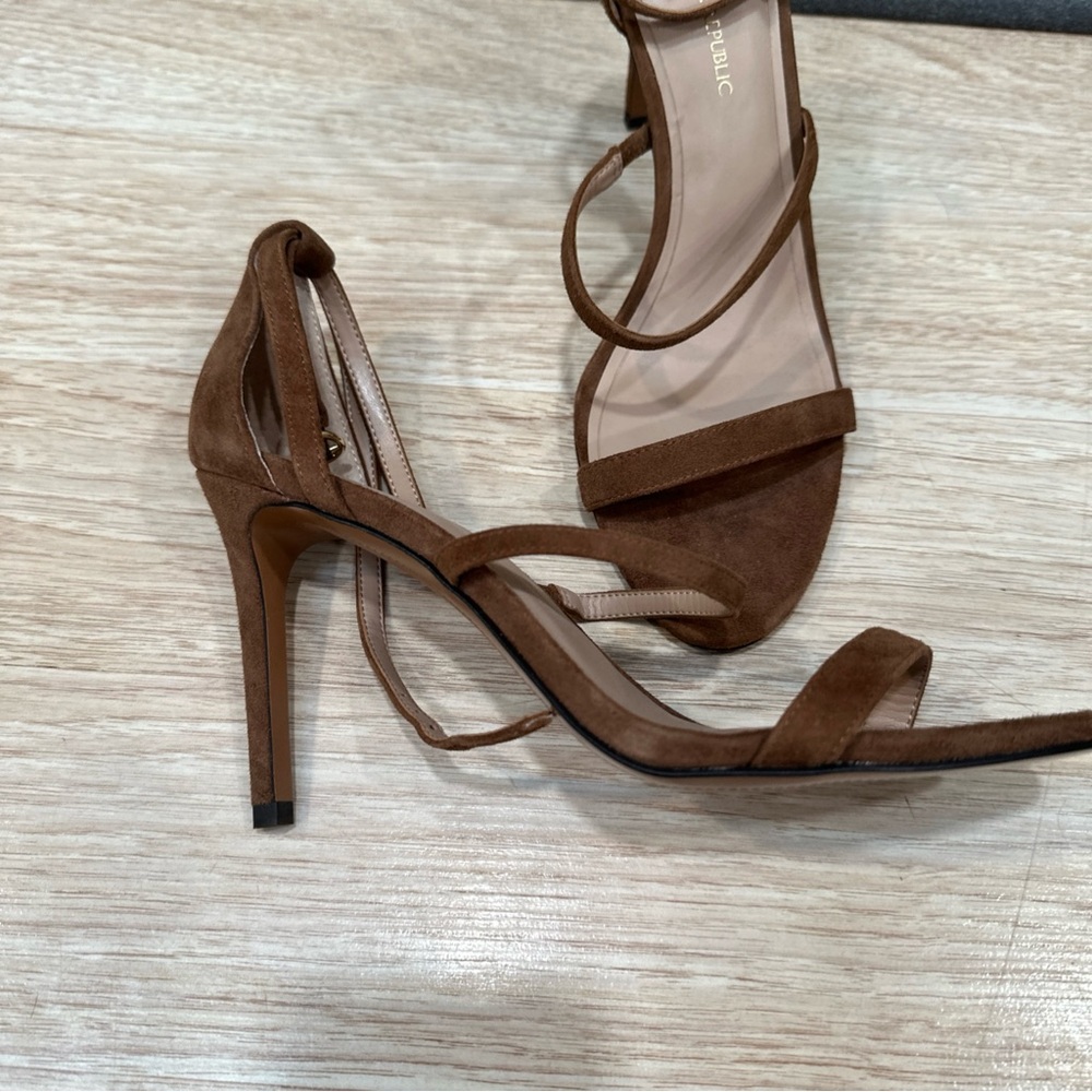 Brown Suede Strappy Women's Heels Size 8.5 by Banana Republic - Picture 3 of 11